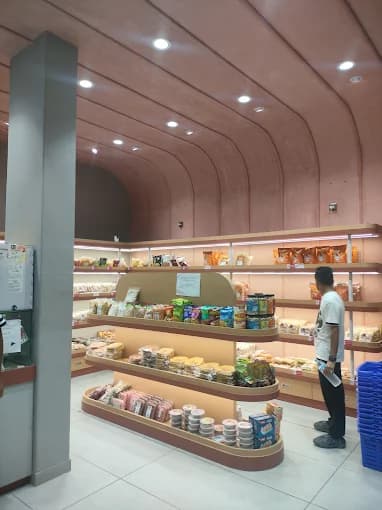 Inside Shriram Tamtam Wala, shelves stocked with fresh farsan and namkeen